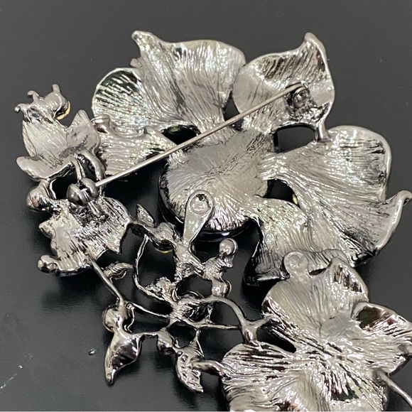 Unsigned Flower Bouquet Faux Rhinestones Gunmetal Large Brooch 62g NOS - Picture 12 of 13